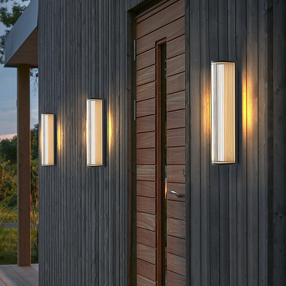 Ray Modern Semi-Cylindrical Outdoor Metal/ Wall Lamp, Clear/Black
