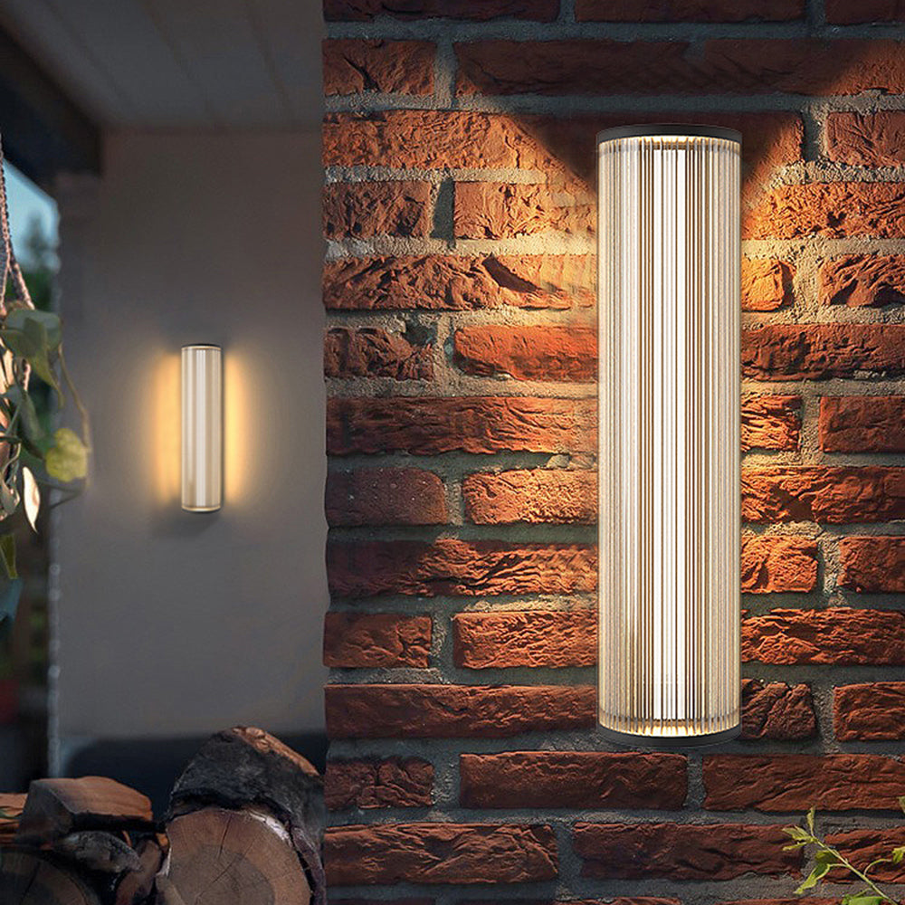 Ray Modern Semi-Cylindrical Outdoor Metal/ Wall Lamp, Clear/Black