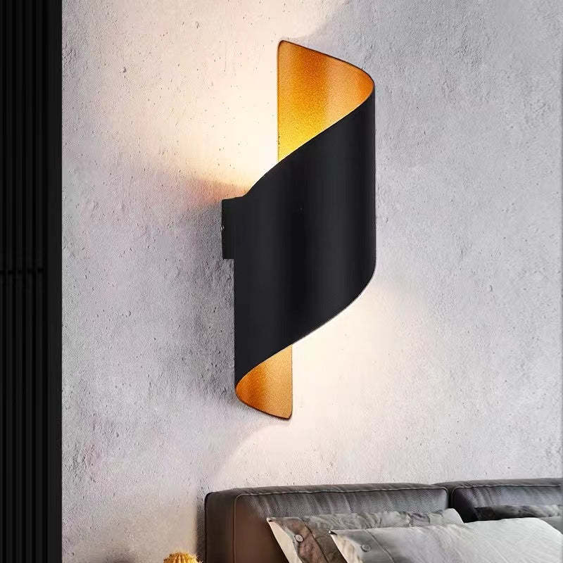Travin Modern Conch Shape Spiral Outdoor Wall Lamp, Black/White/Gold