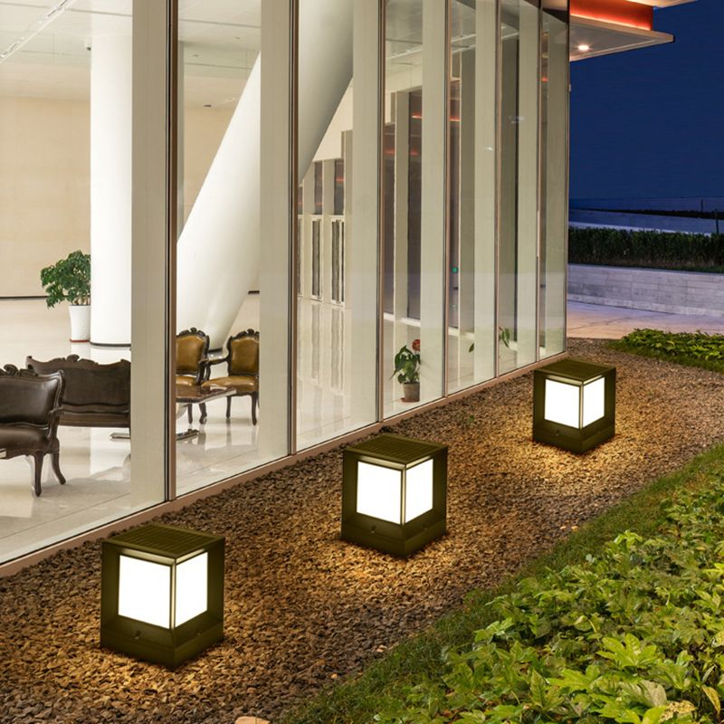 Ray Modern Simple Rectangle Metal Outdoor Floor Lamp, Black