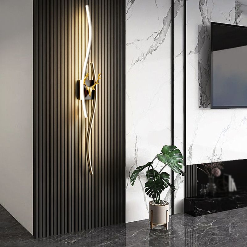 Arisha Modern Linear Metal Vanity LED Wall Lamp, Black/Gold