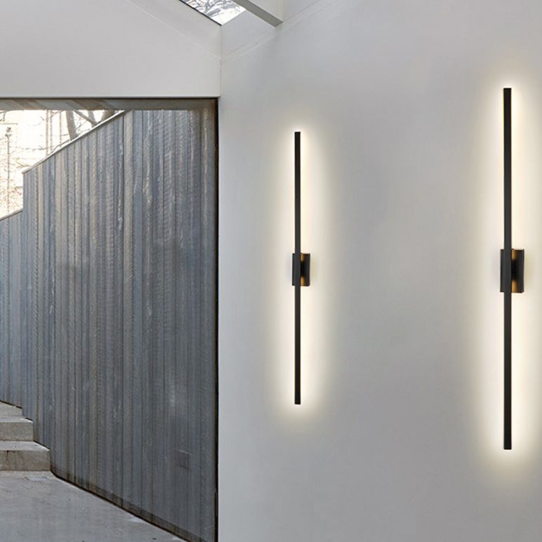 Arisha Minimalist Bar Black Metal Wall Lamp