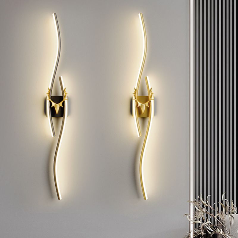 Arisha Modern Linear Metal Vanity LED Wall Lamp, Black/Gold