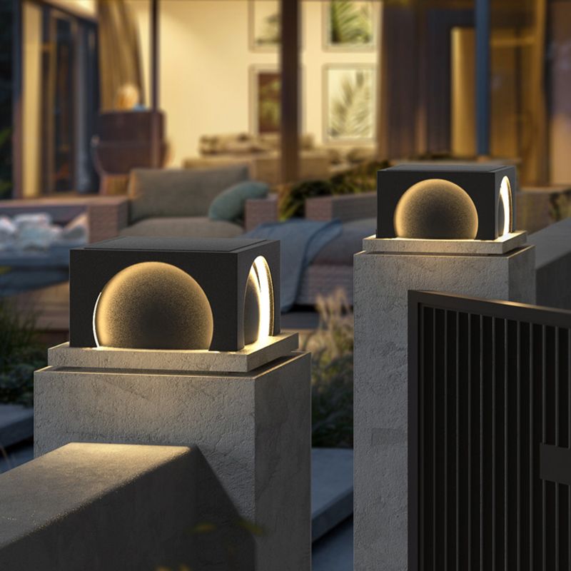 Ray Modern Rectangular Metal Outdoor Lamps Post, Black