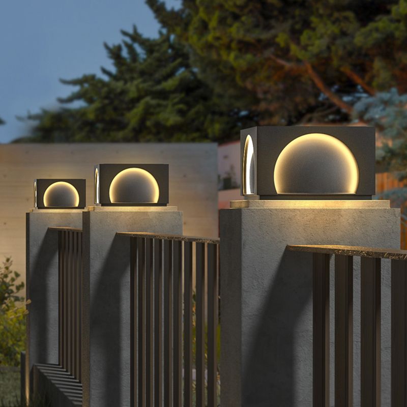 Ray Modern Rectangular Metal Outdoor Lamps Post, Black