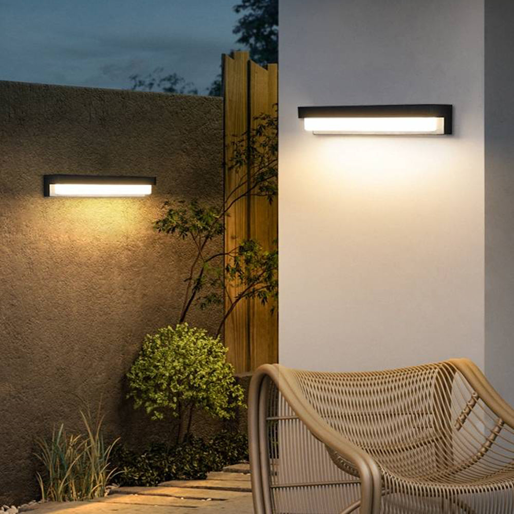 Ray Minimalist Solar Linear Outdoor Wall Lamp, Black
