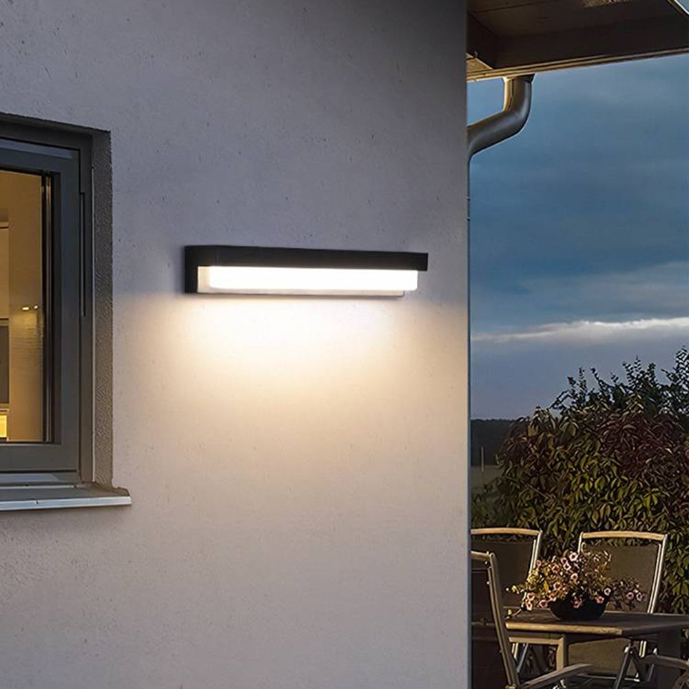Ray Minimalist Solar Linear Outdoor Wall Lamp, Black