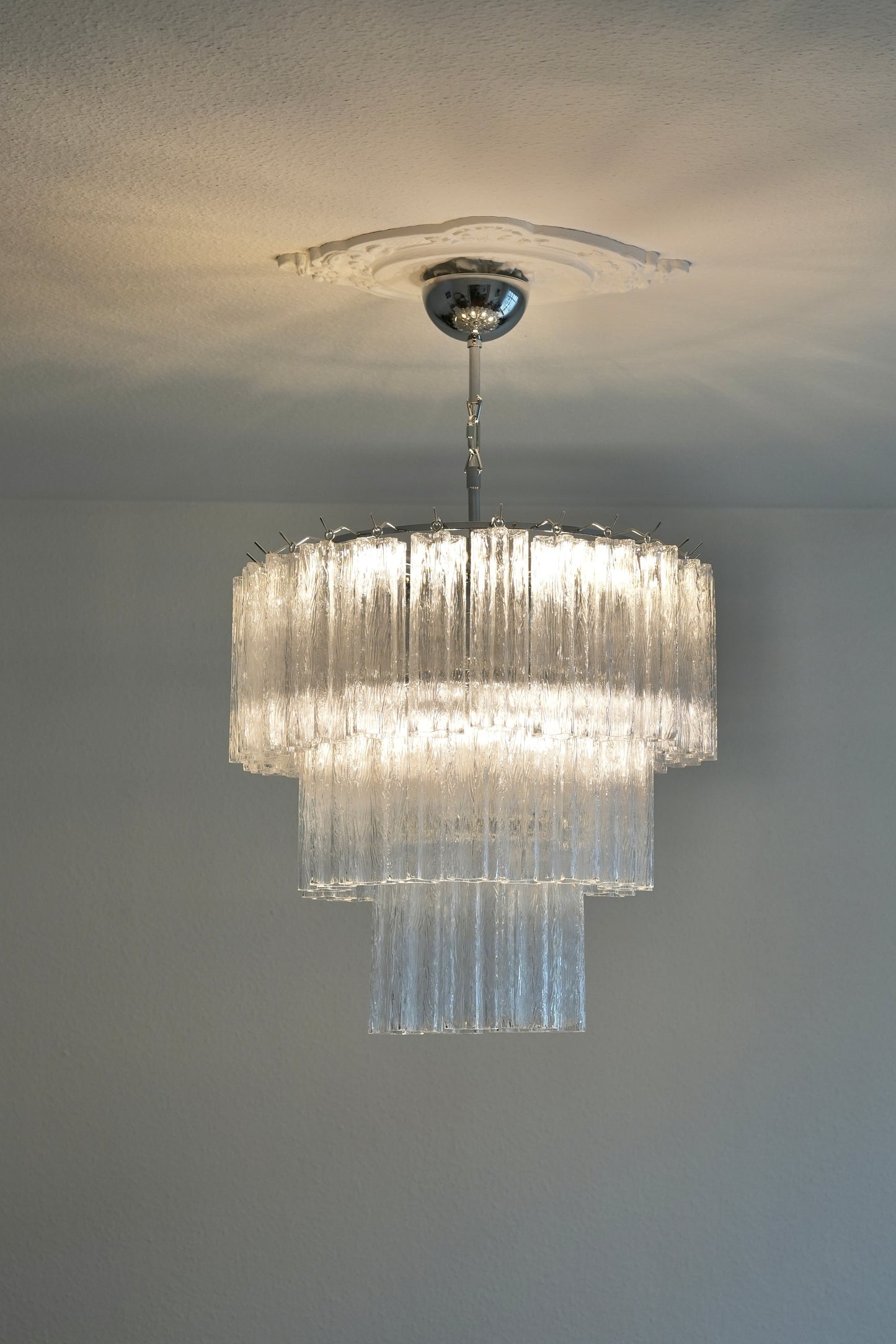 Aurora Chandelier White Layered Tube