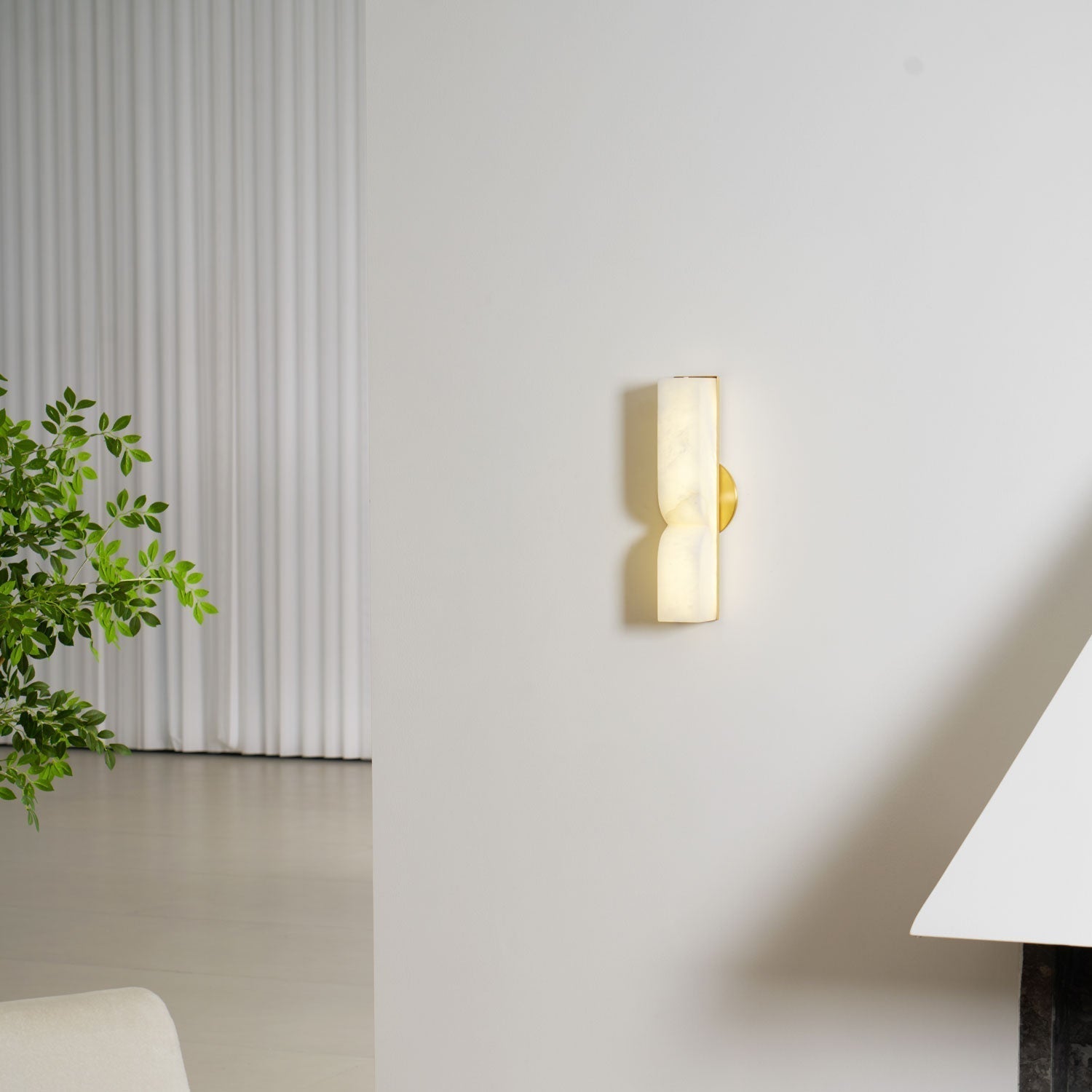 Lunaris Alabaster Rectangular Wall Lamp