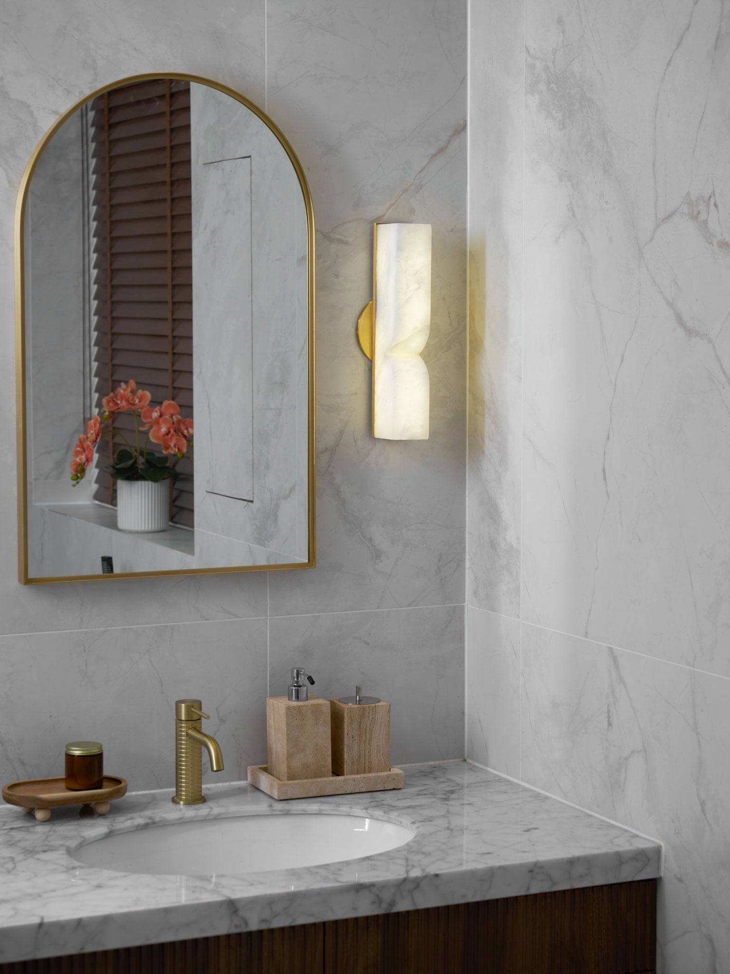 Lunaris Alabaster Rectangular Wall Lamp