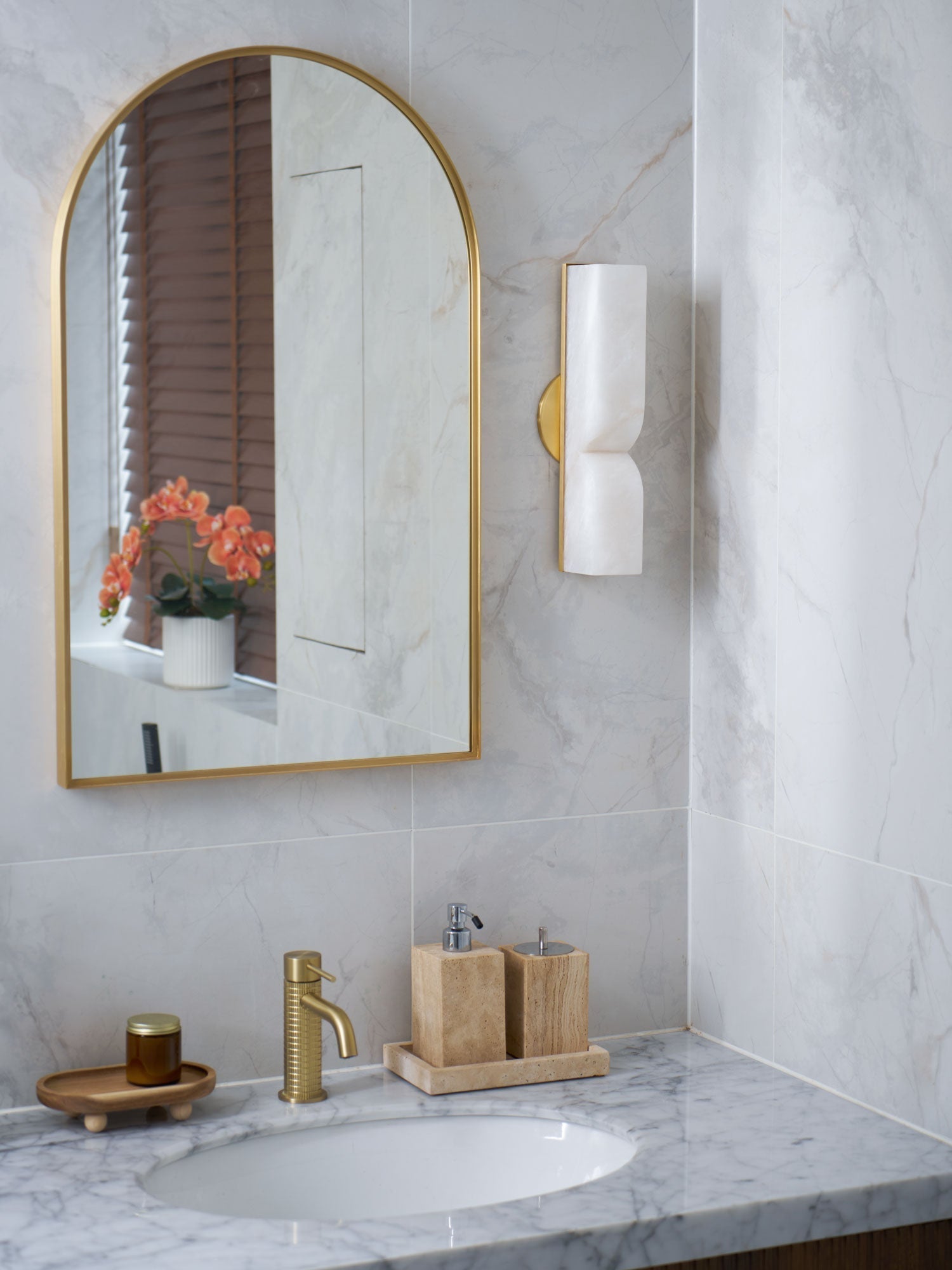 Lunaris Alabaster Rectangular Wall Lamp