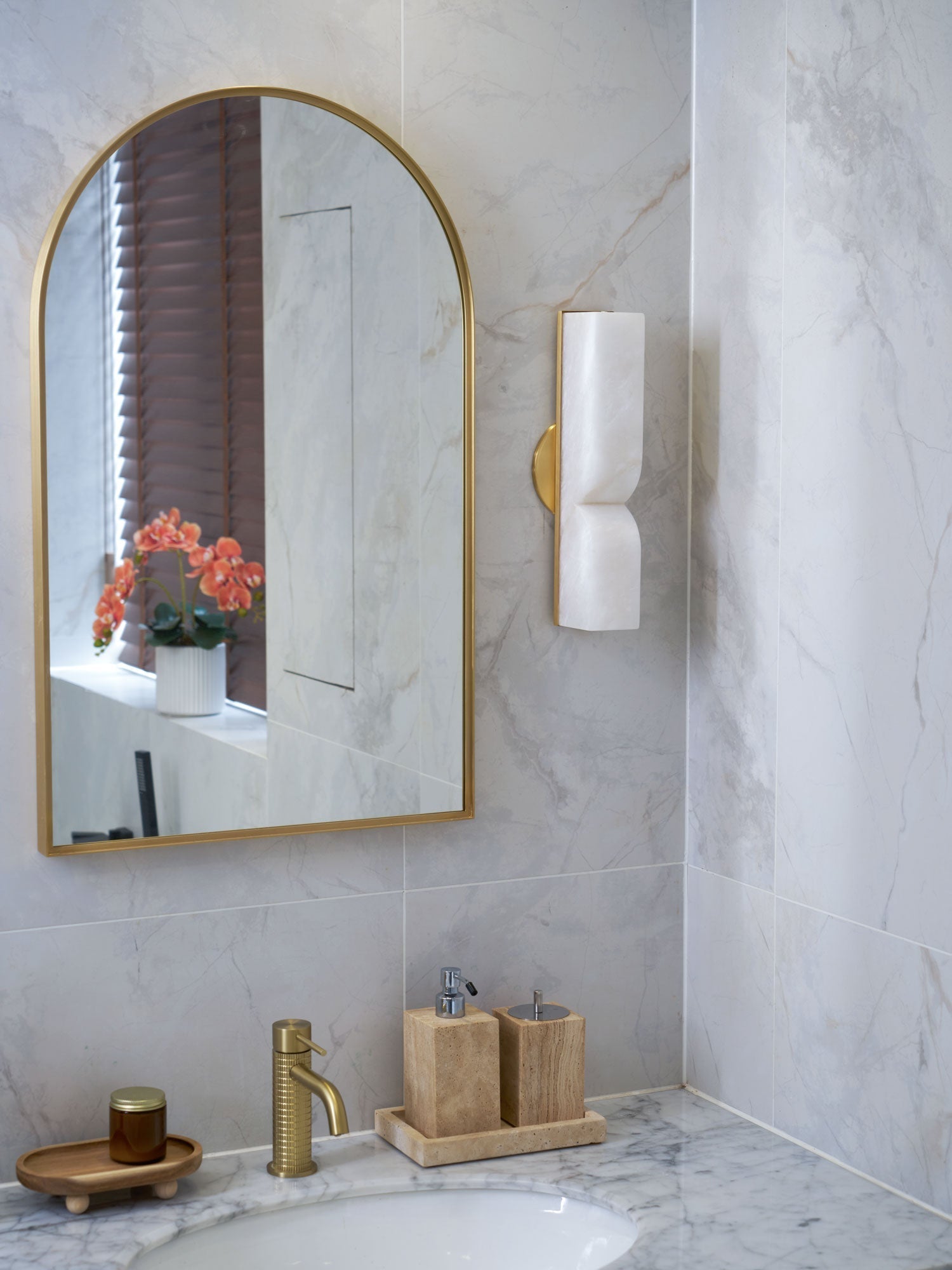 Lunaris Alabaster Rectangular Wall Lamp