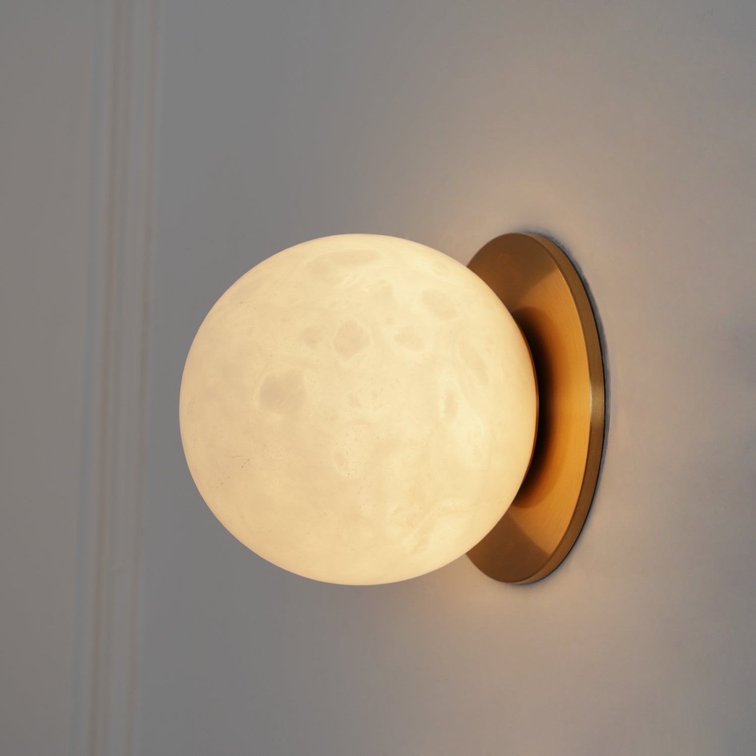 Lynq Alabaster Mini Orb Wall Lamp
