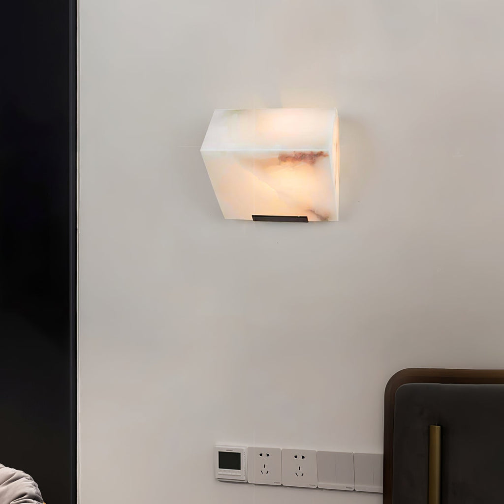 Qvistuvyn  Metal Alabaster Wall Lamp