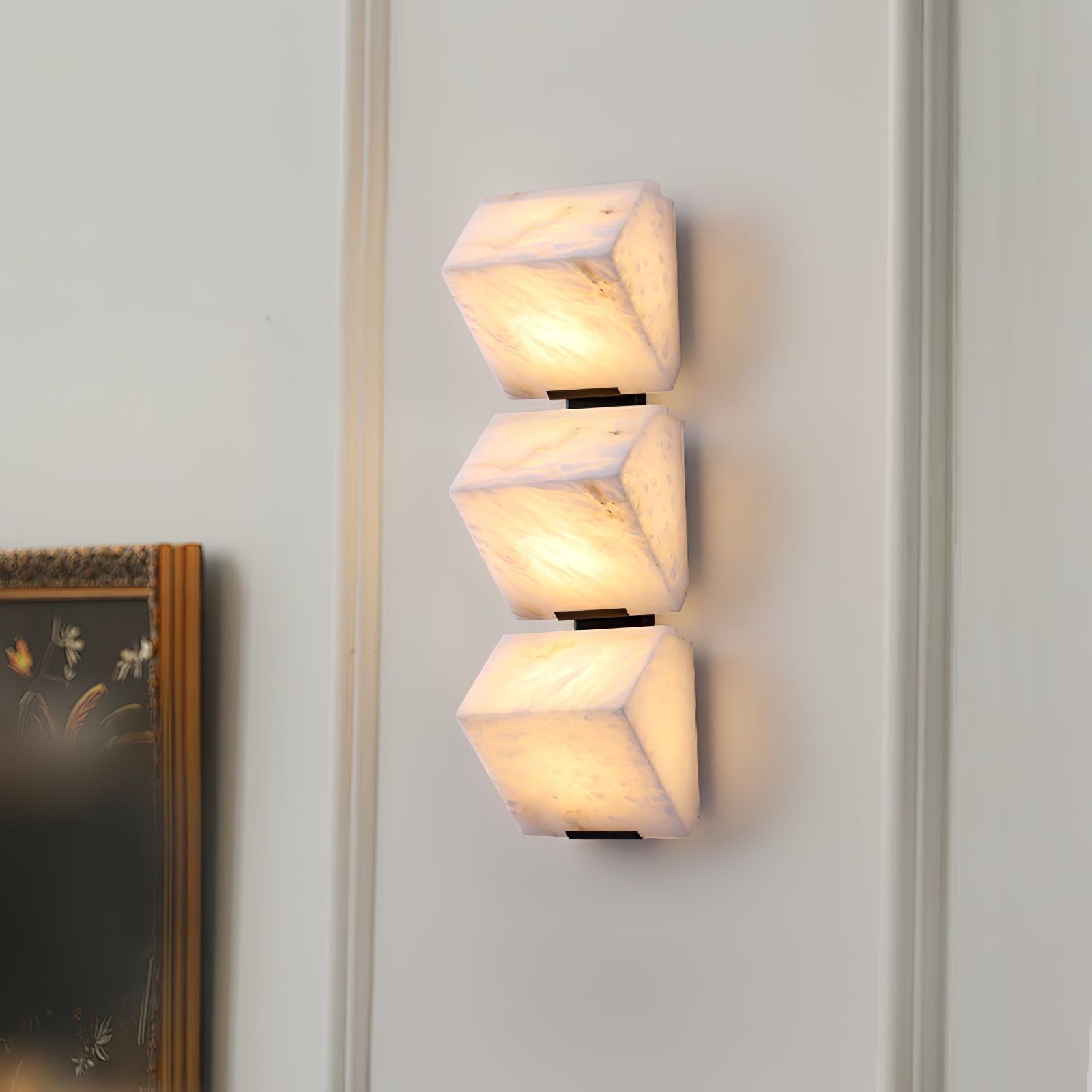 Qvistuvyn  Metal Alabaster Wall Lamp