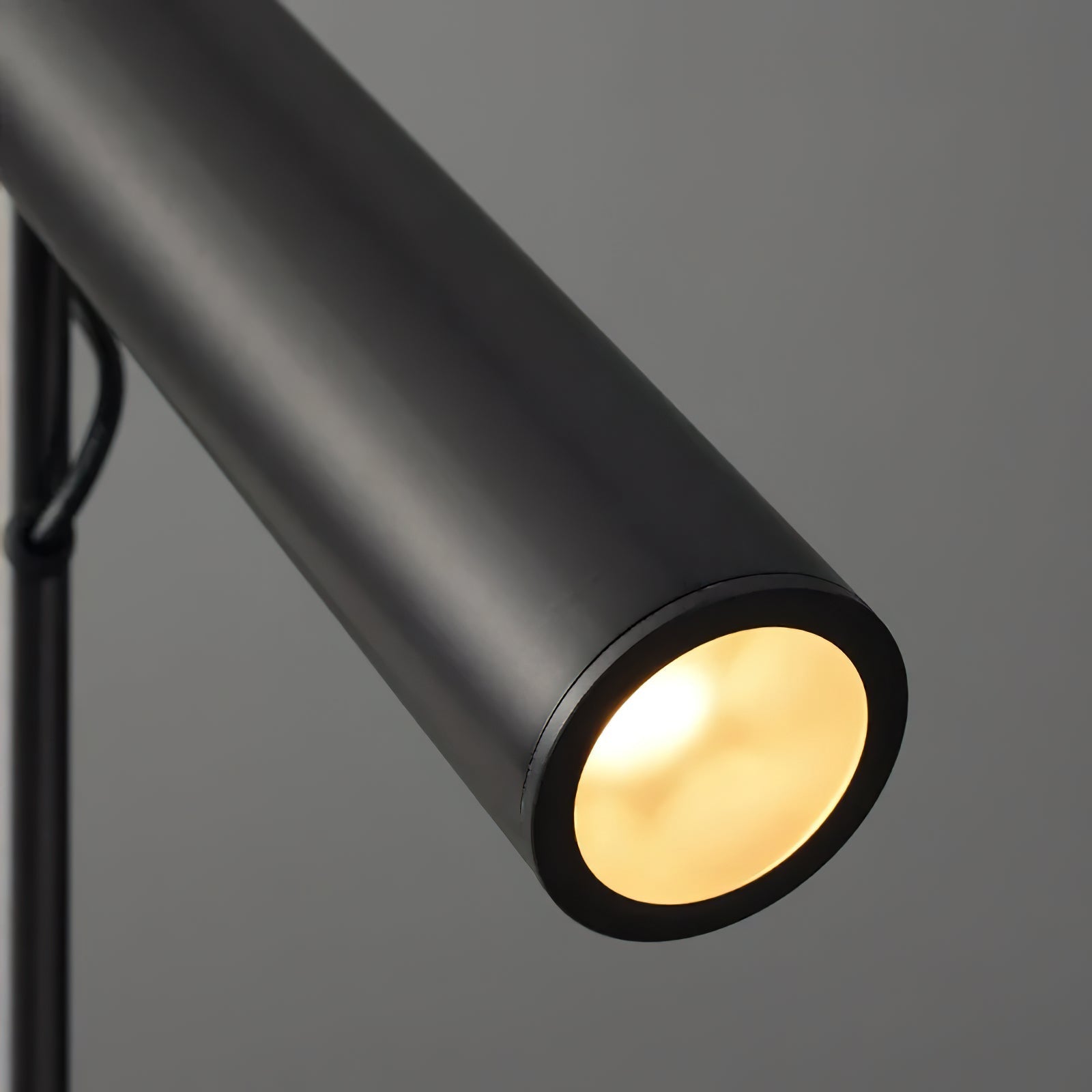 Jarnbruvyi Modern Minimalist Line Metal Pendant Light