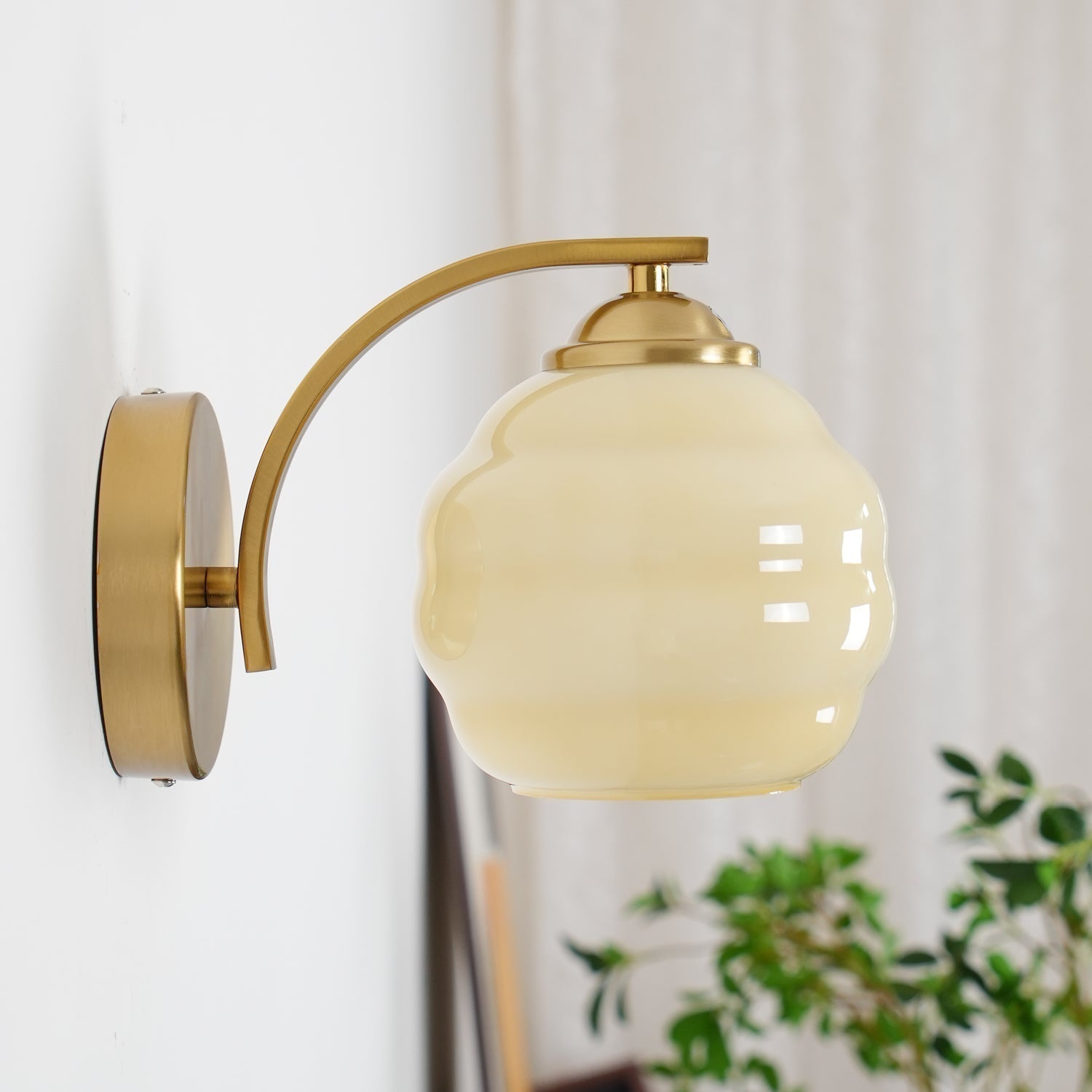 Nino Vintage Lantern Wall Lamp