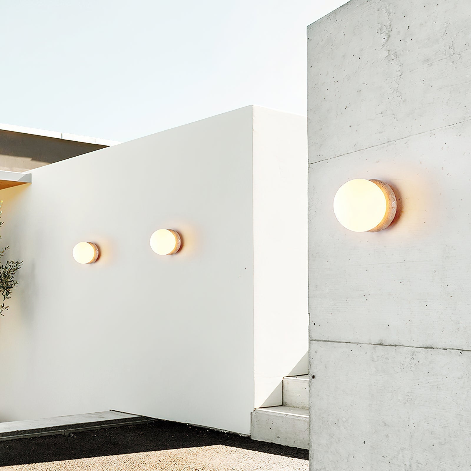 Caliror Round-Plate Travertine Wall Light