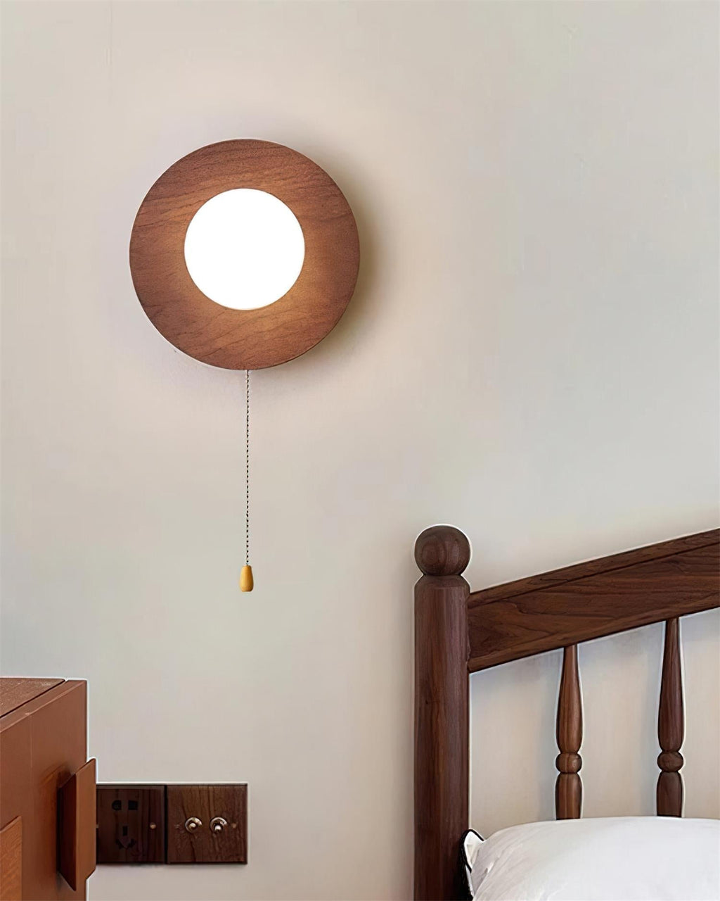 Olyne Wooden Wall Lamp
