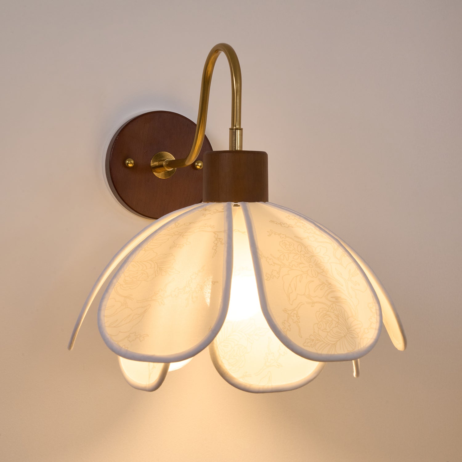 Florayne Vintage Floral Glass Wall Lamp