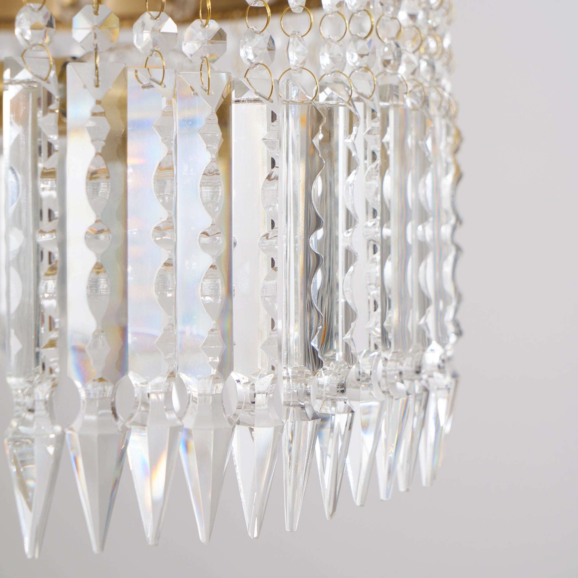 Xelra Chandelier Brass & Crystal