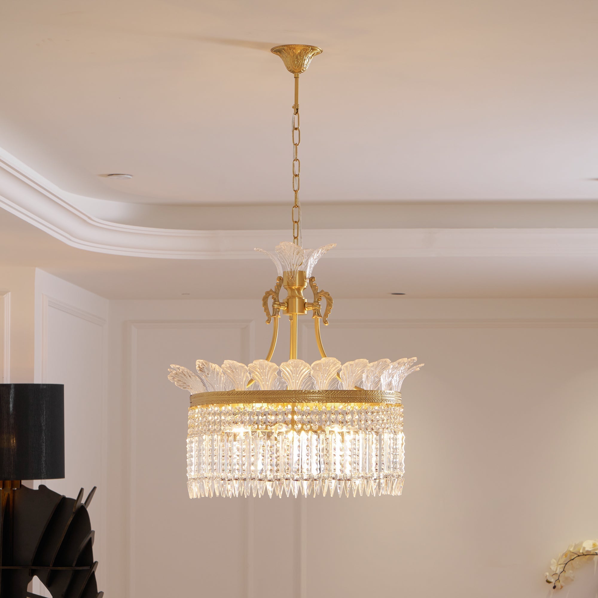 Xelra Chandelier Brass & Crystal