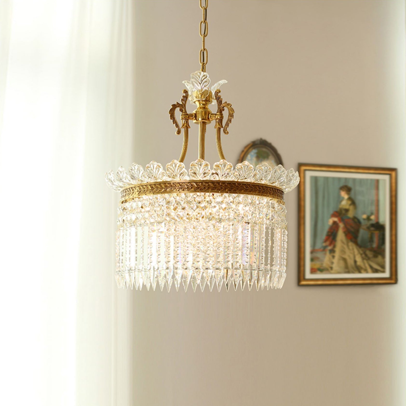 Xelra Chandelier Brass & Crystal