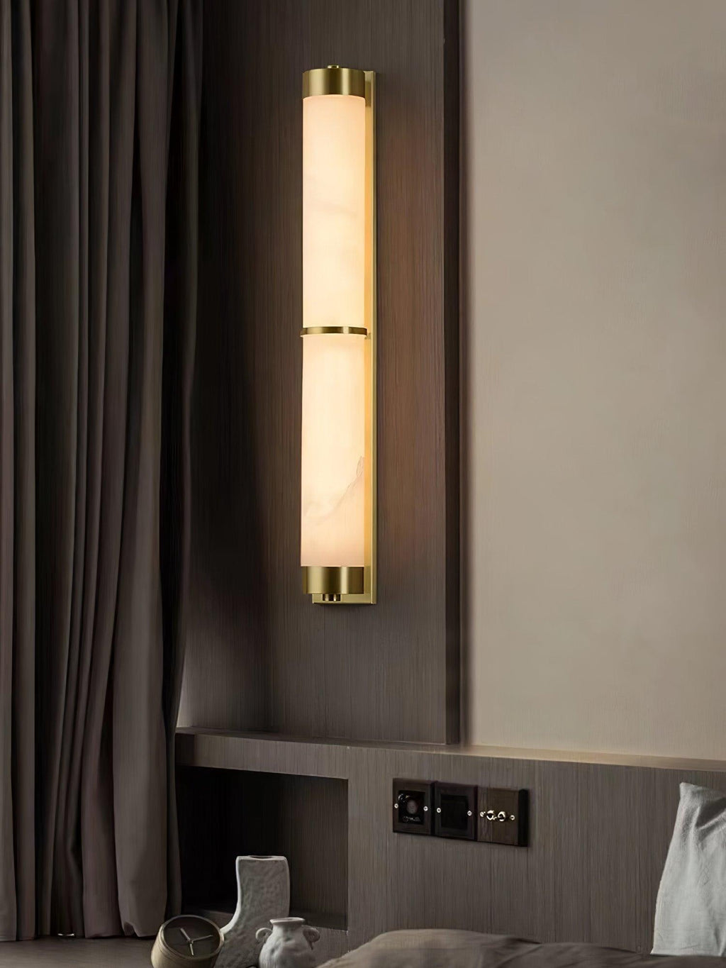 Olmirira Minimalist Alabaster Wall Light