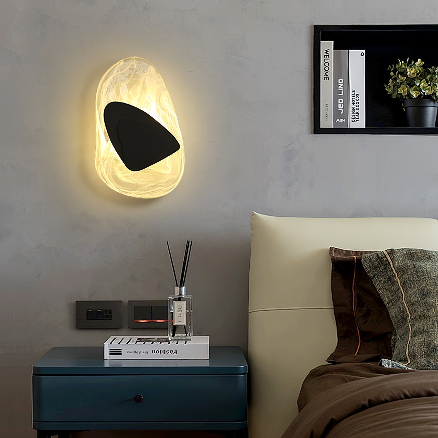 Beatrice Artistic Black Glass Wall Lamp