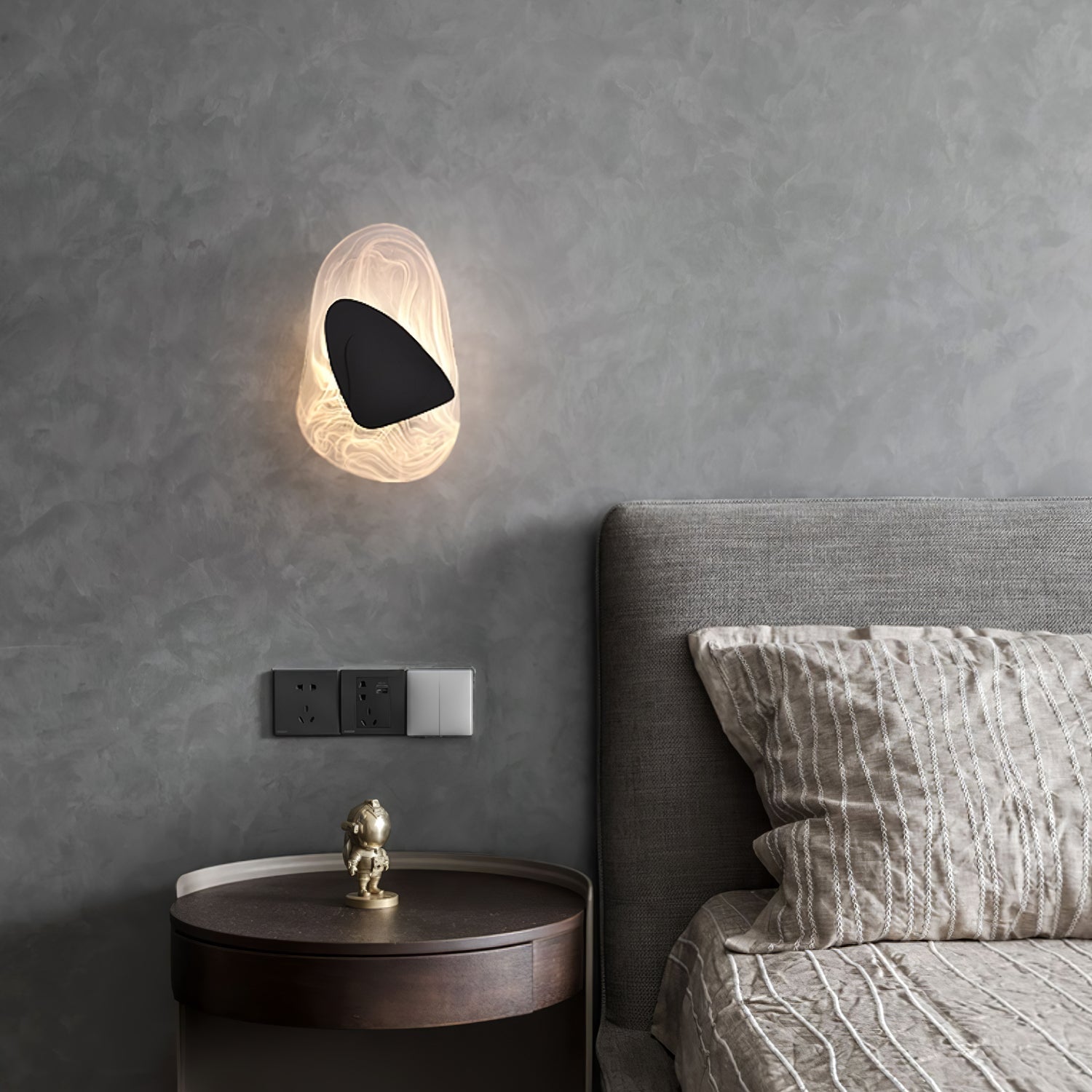 Beatrice Artistic Black Glass Wall Lamp