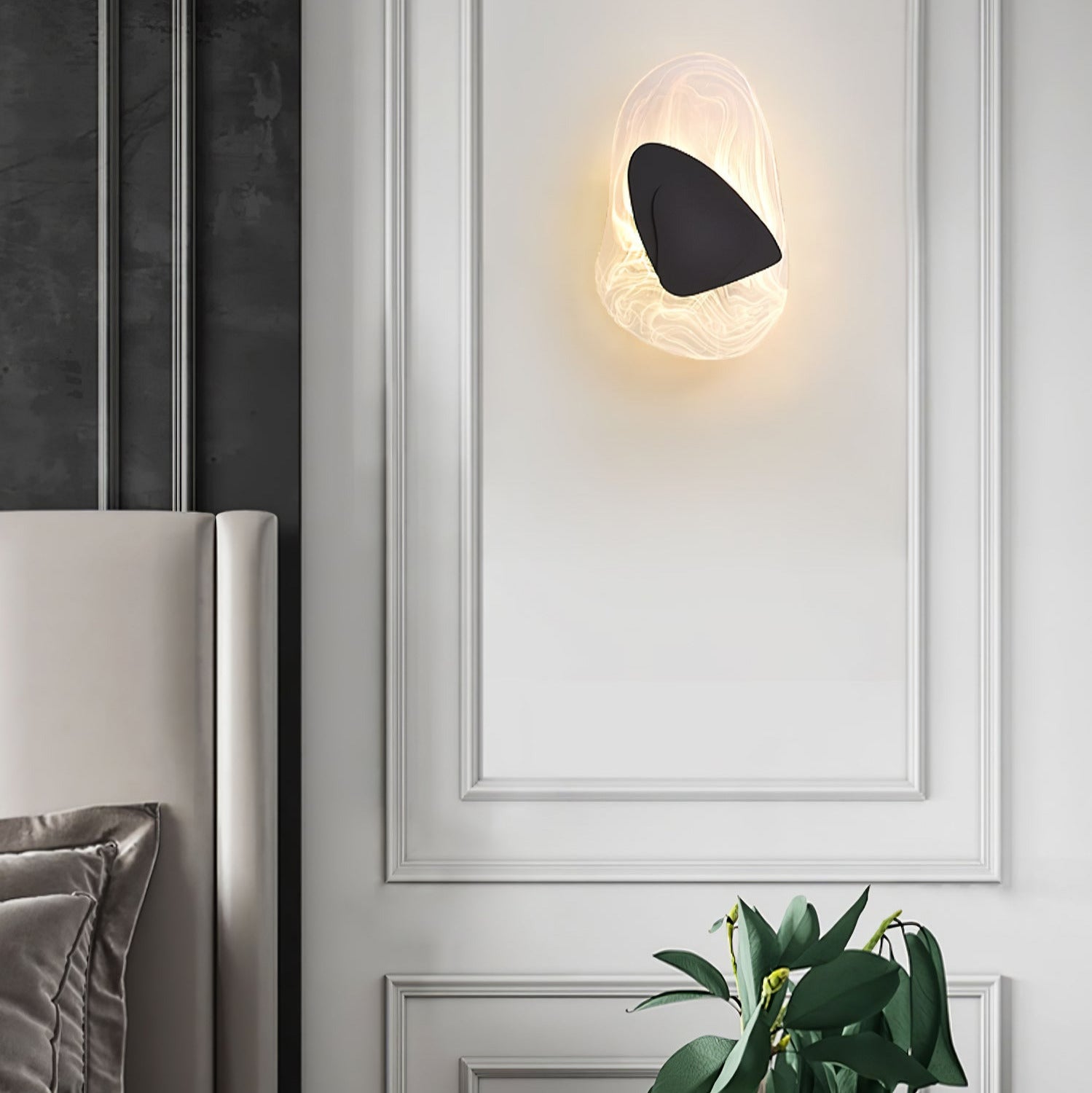 Beatrice Artistic Black Glass Wall Lamp
