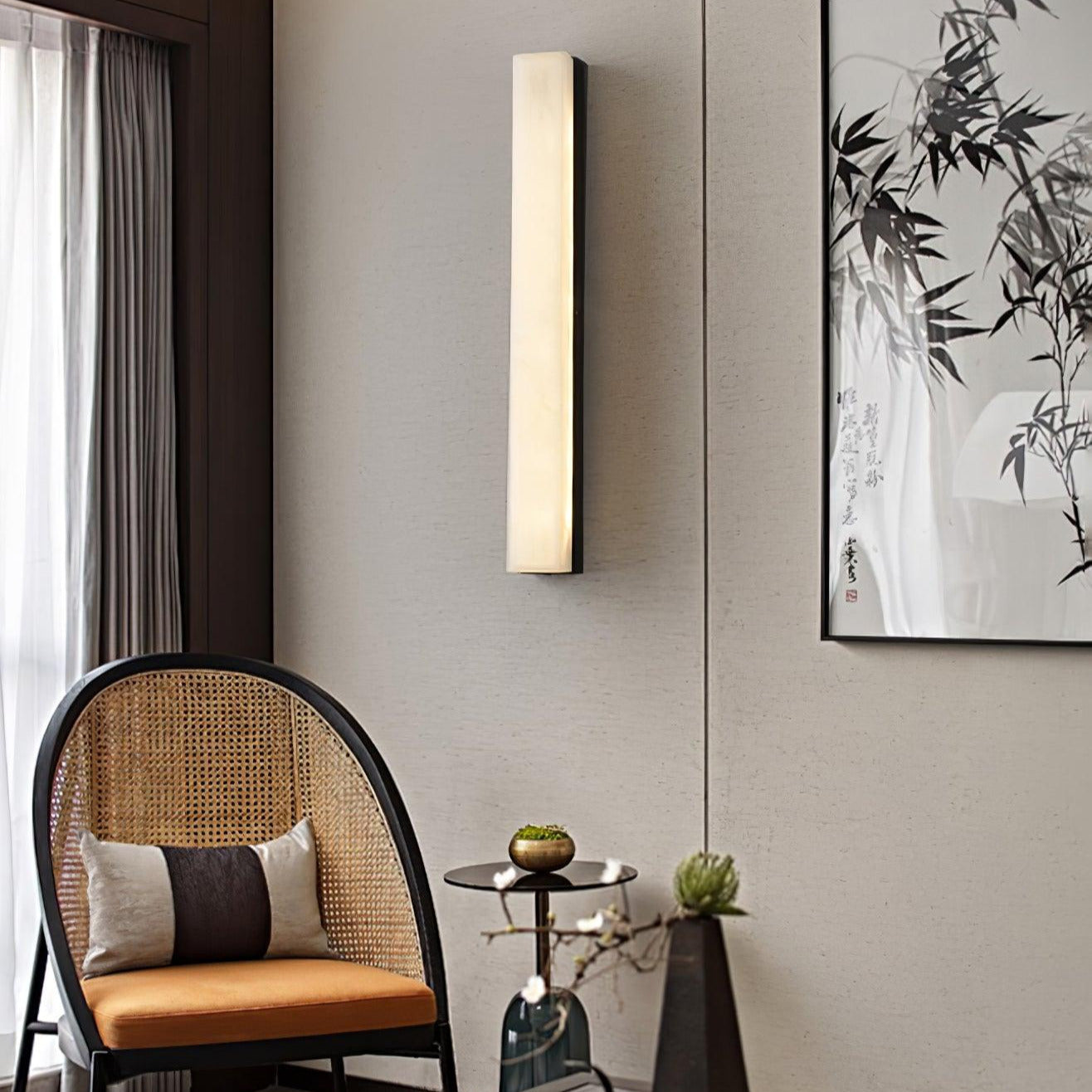 Isen Linear Brass Alabaster Wall Lamp