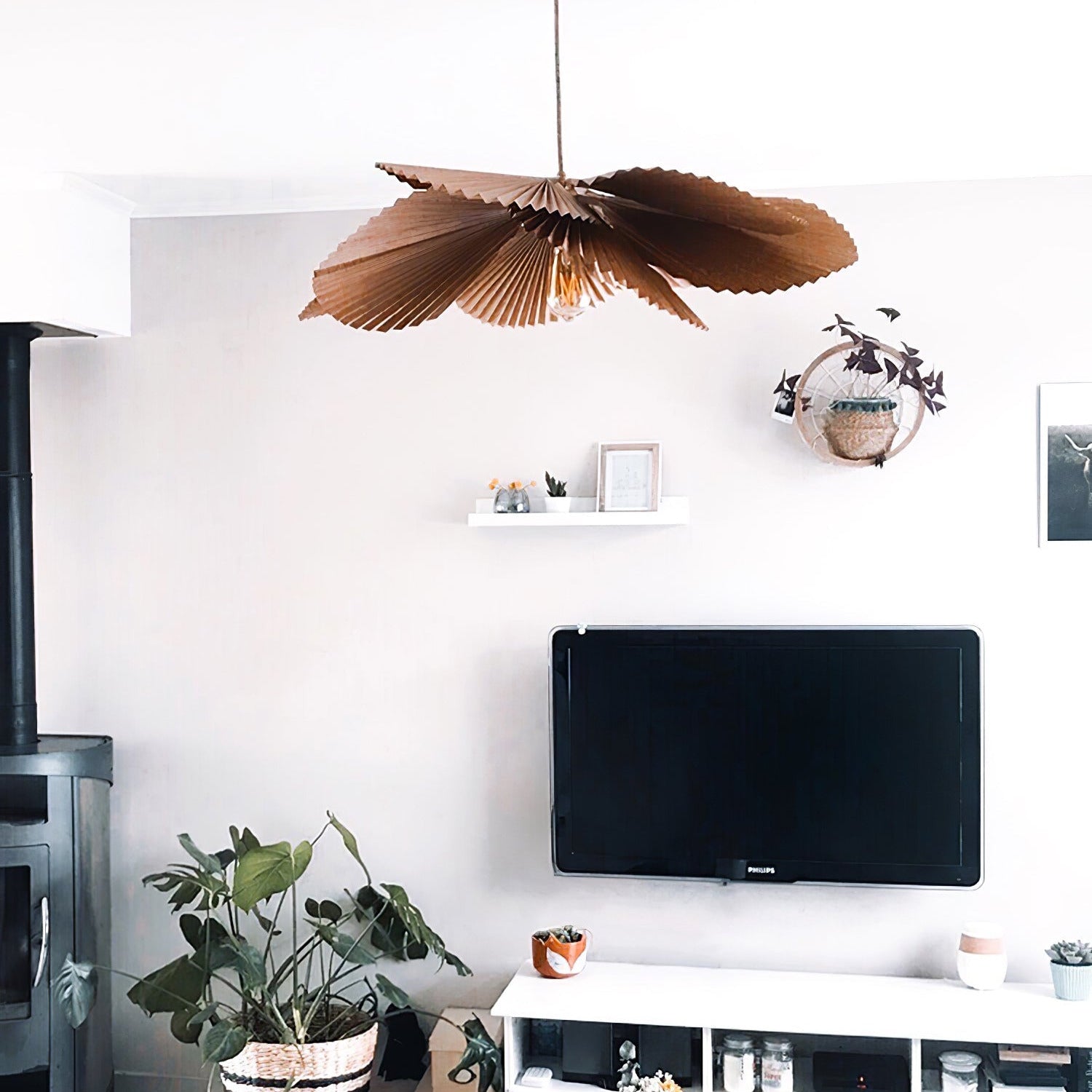 Lyra Folded Leaf Lotus Pendant Lamp Paper