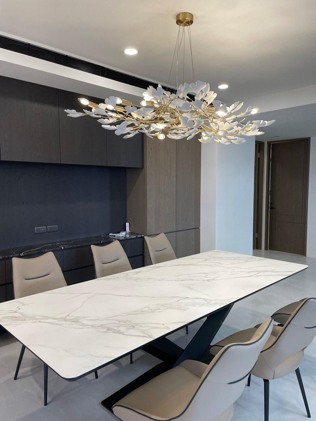 Chandelier White Ceramic Ginkgo Petals Gold