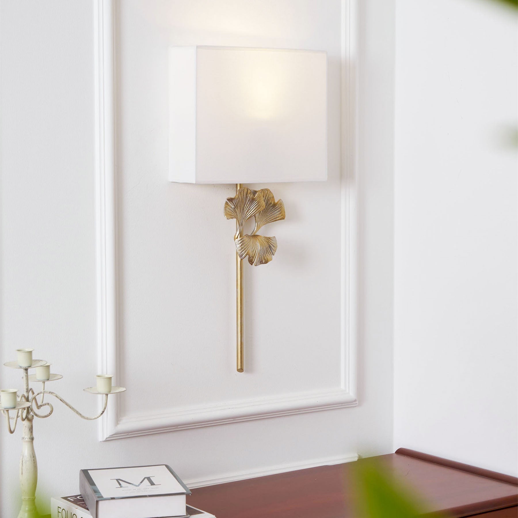 Daisy Wall Lamp Ginkgo Leaf