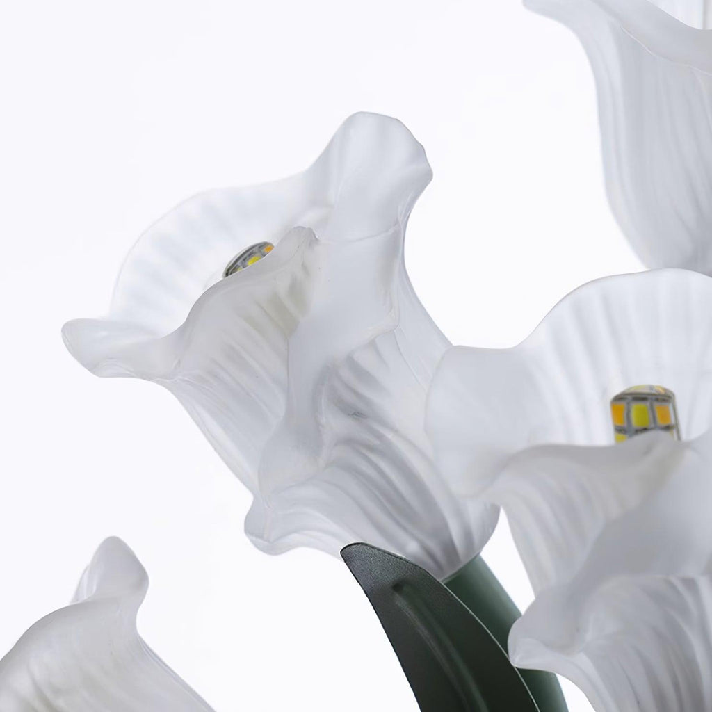 Lunafleur Lily Wall Lamp
