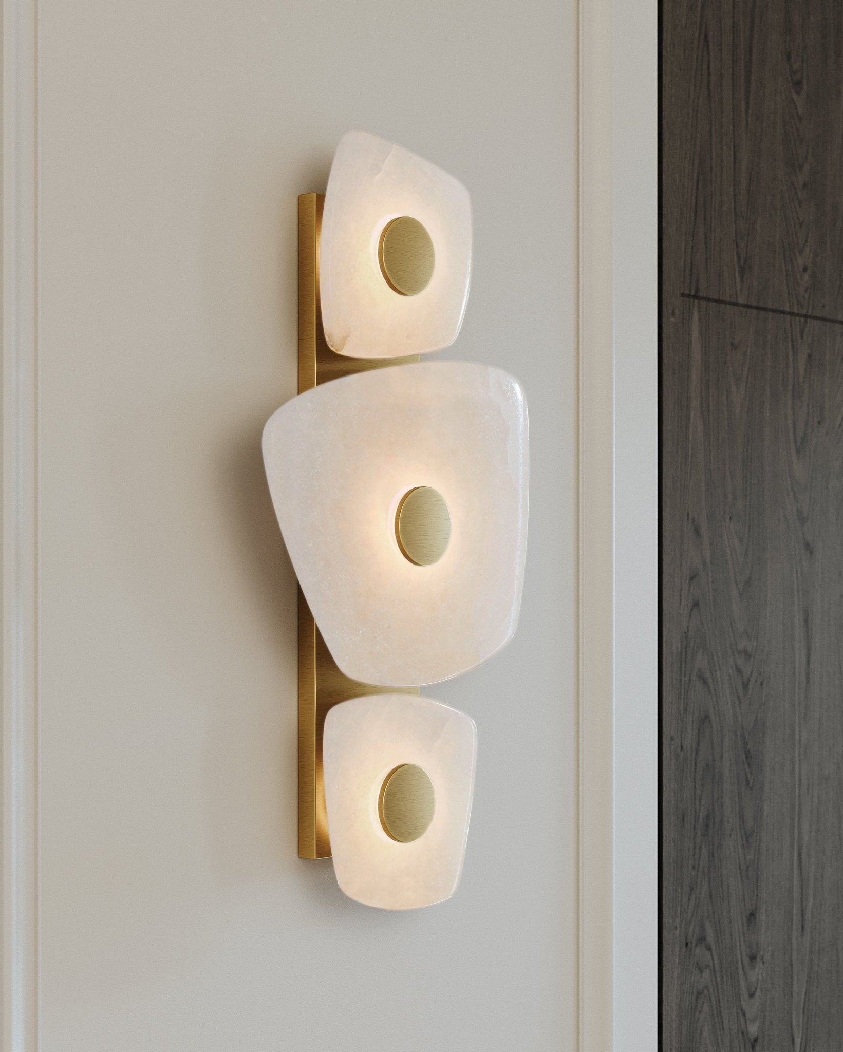 Vavenarae Asymmetric Alabaster Wall Light
