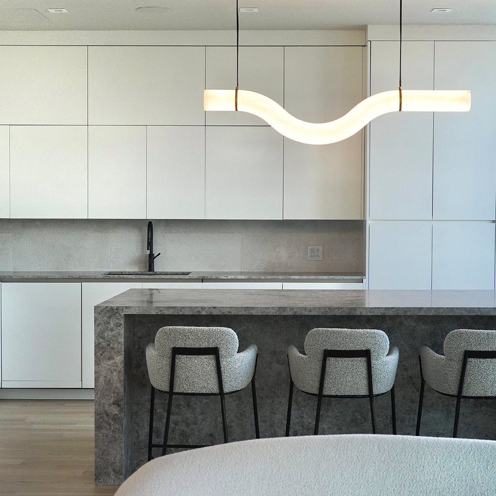 Utalyra Curved Alabaster Pendant Light