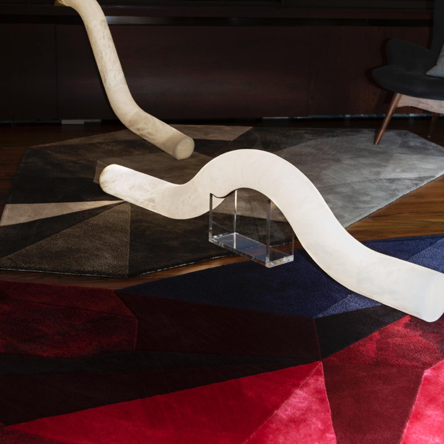 Utalyra Curved Alabaster Pendant Light