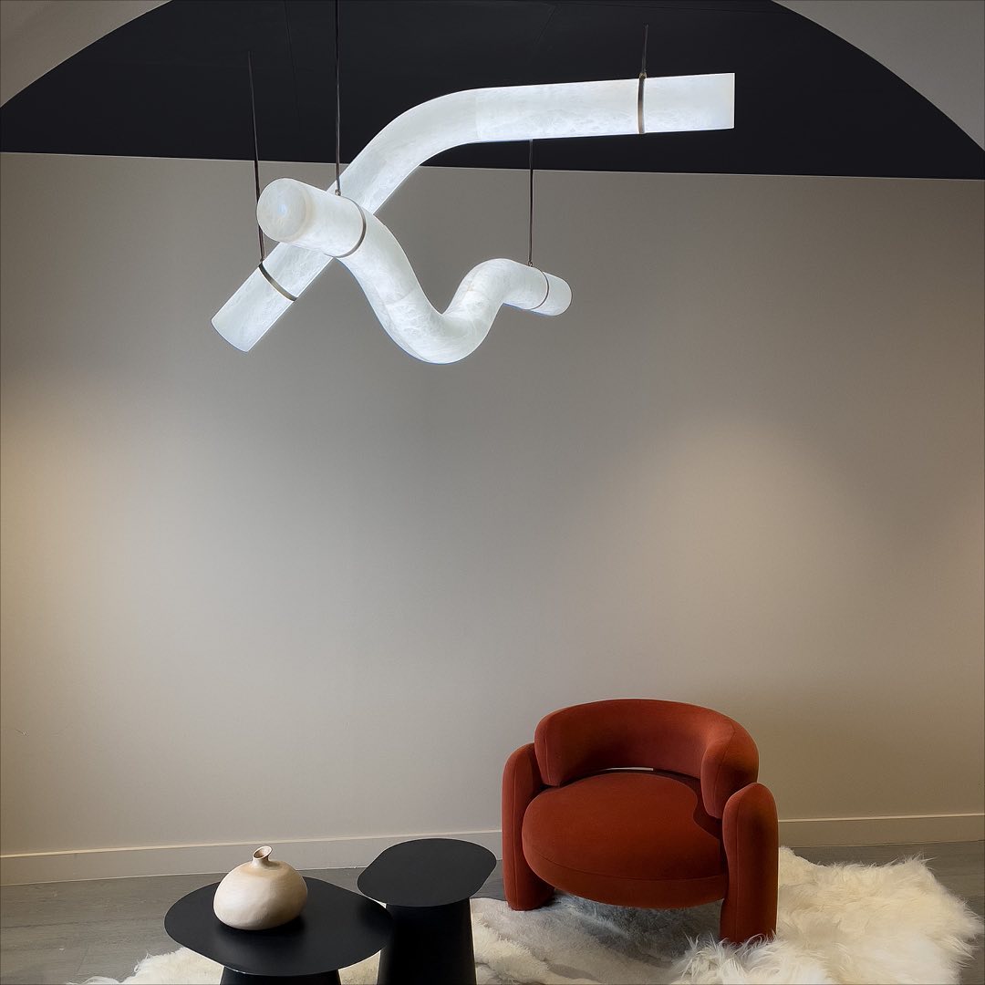Utalyra Curved Alabaster Pendant Light