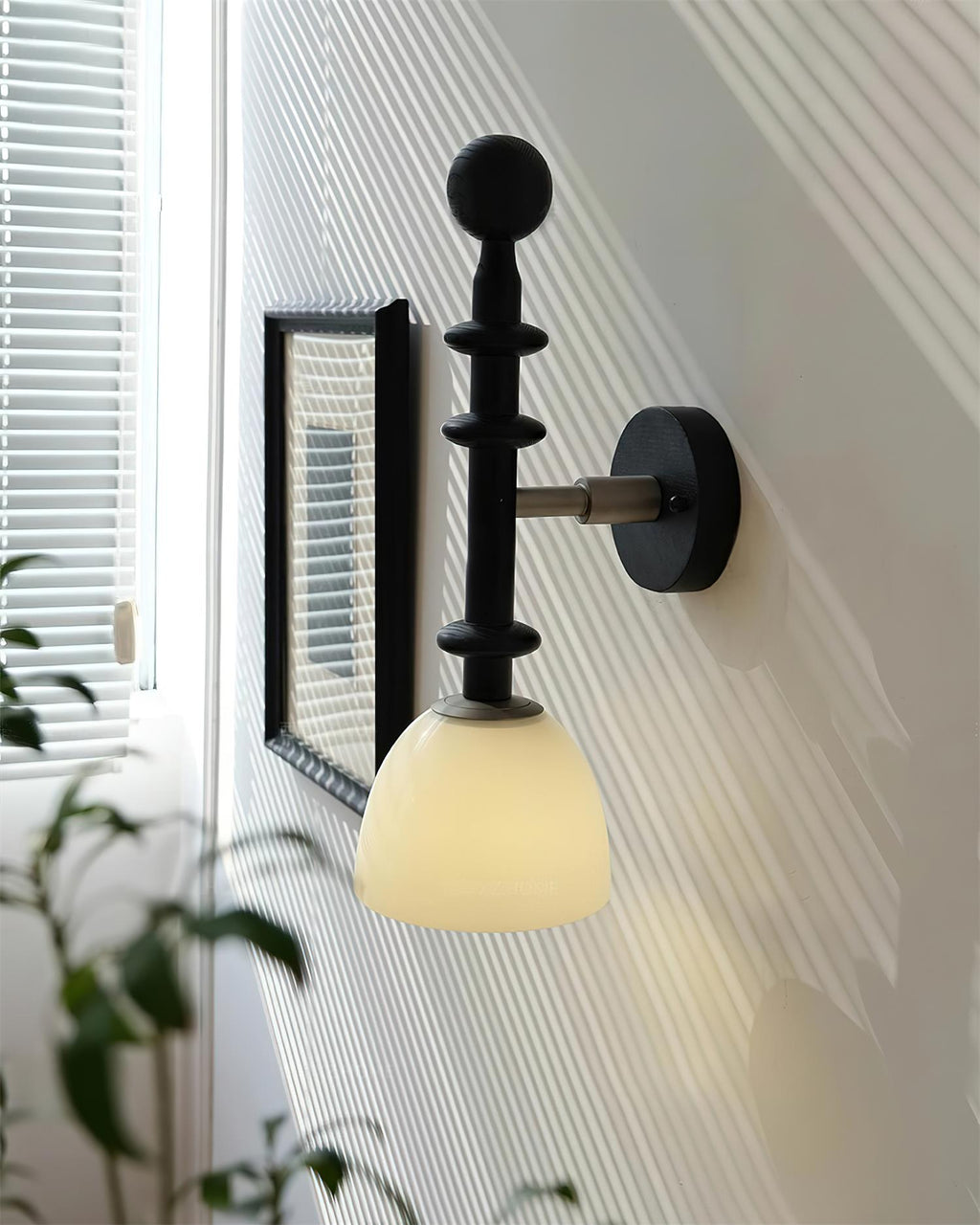 Pivelo Wooden Wall Lamp