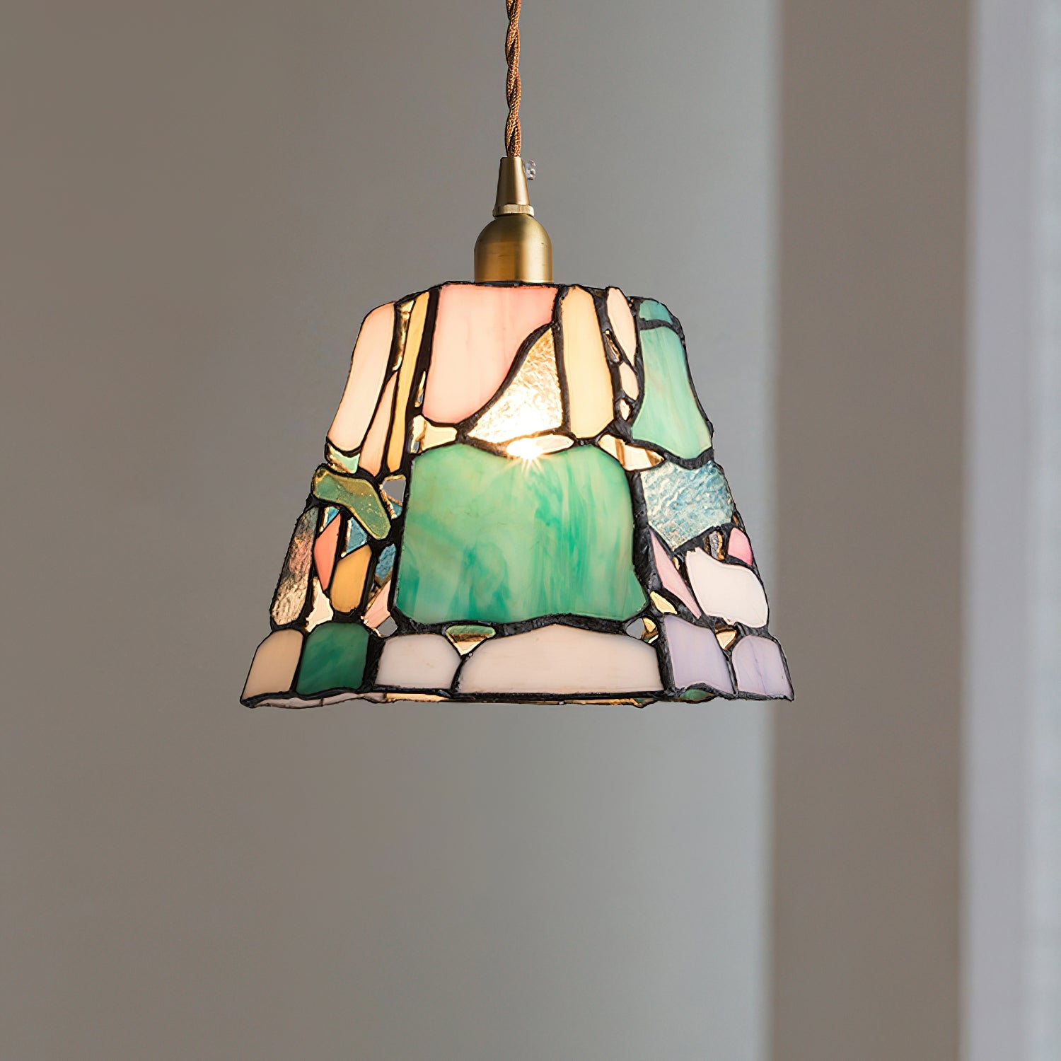 Mavine Tiffany-Style Stained Glass Pendant Light