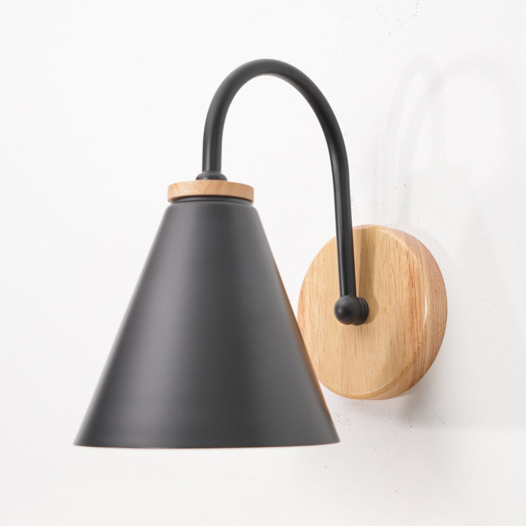 Sern Nordic Wood Wall Lamp