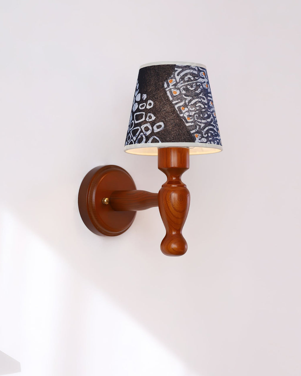 Mapleleaf Wooden Wall Lamp