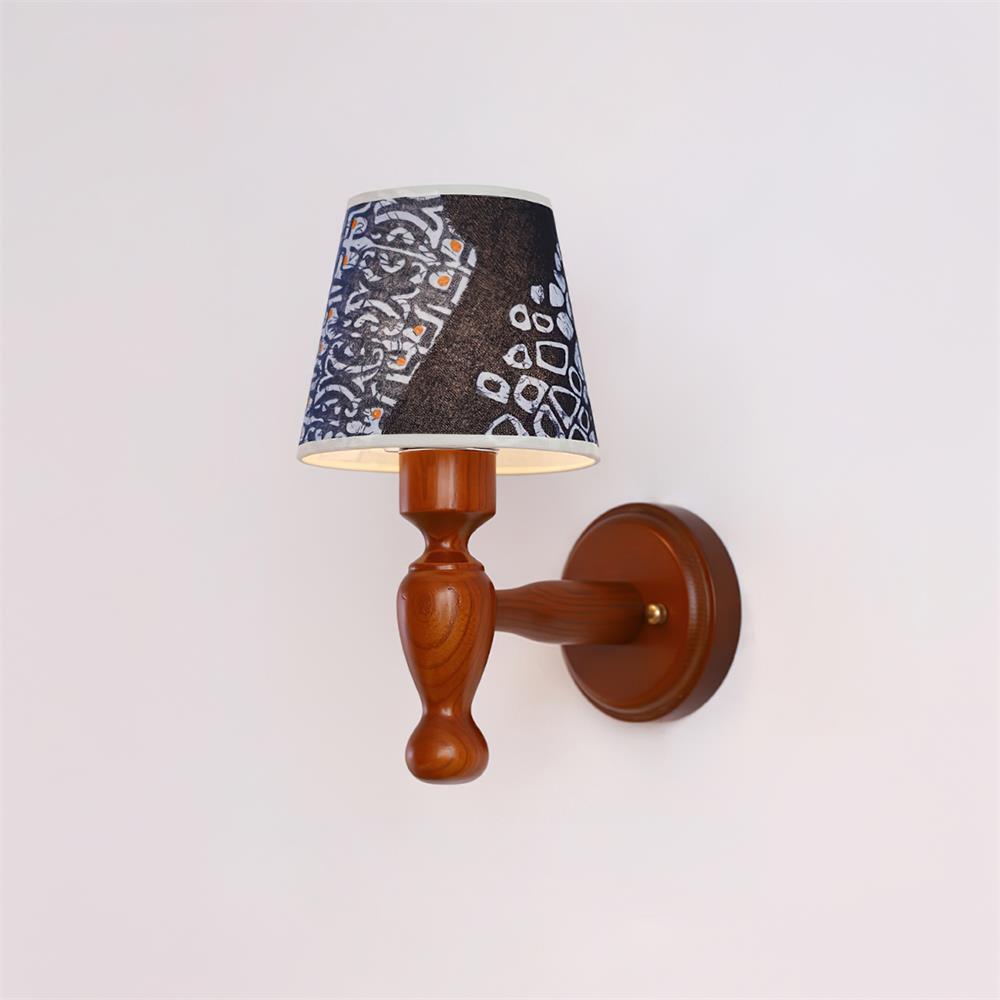Mapleleaf Wooden Wall Lamp