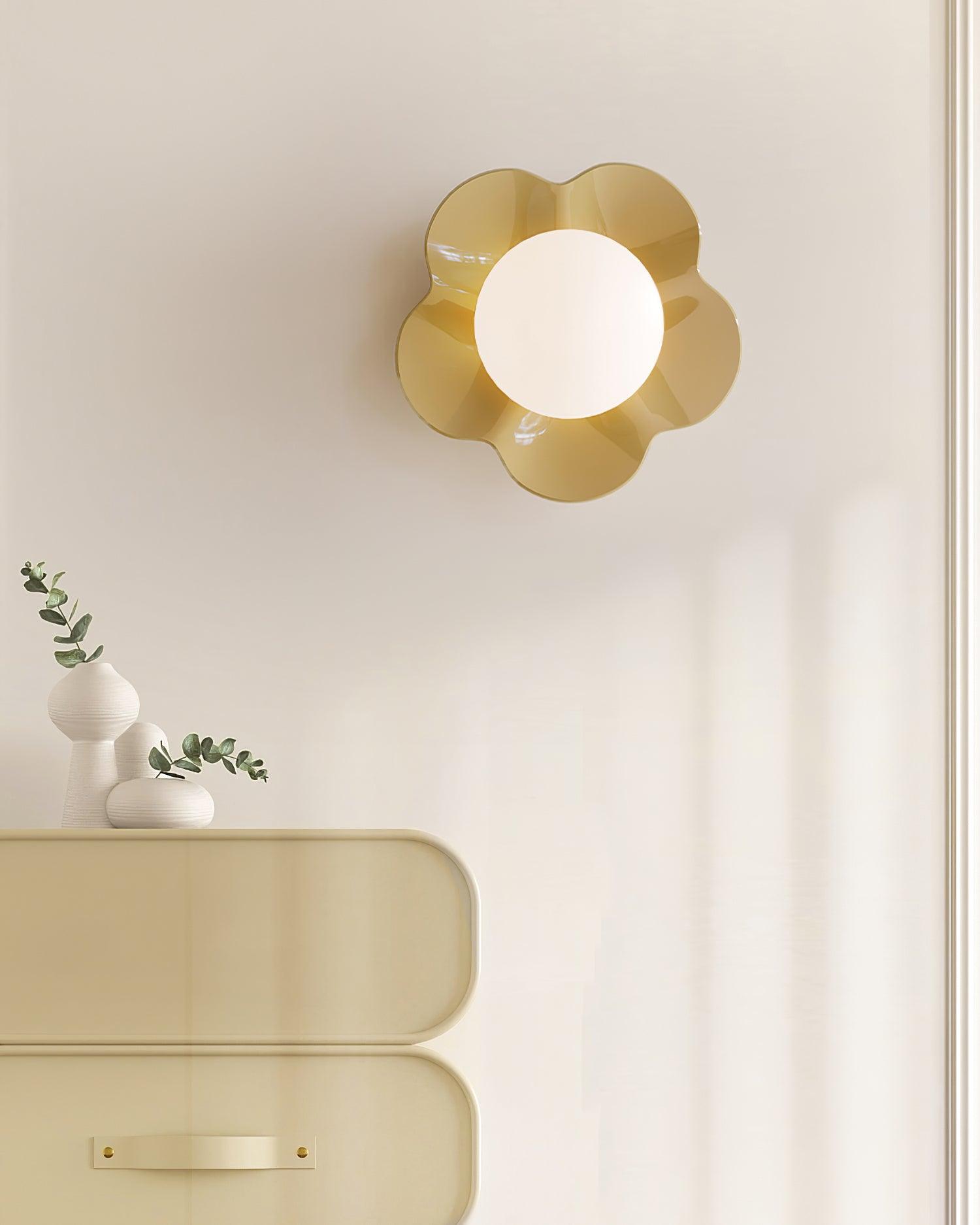 Petalia  Wall Lamp