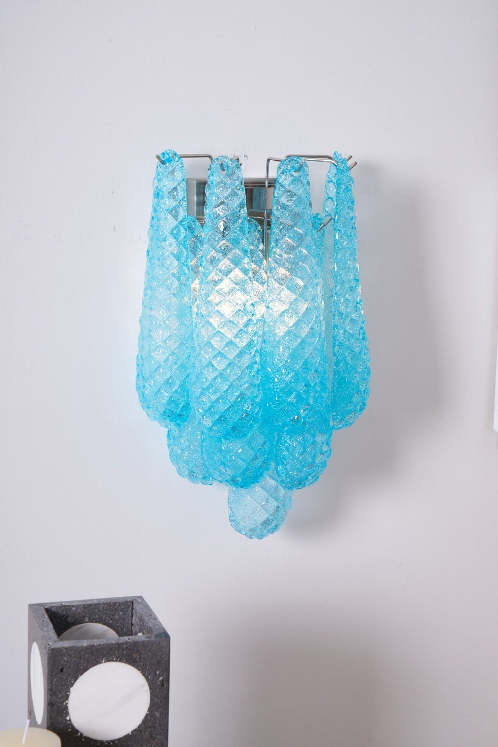 Aurora Wall Lamp Pink Teardrop Glass Floral Artistic
