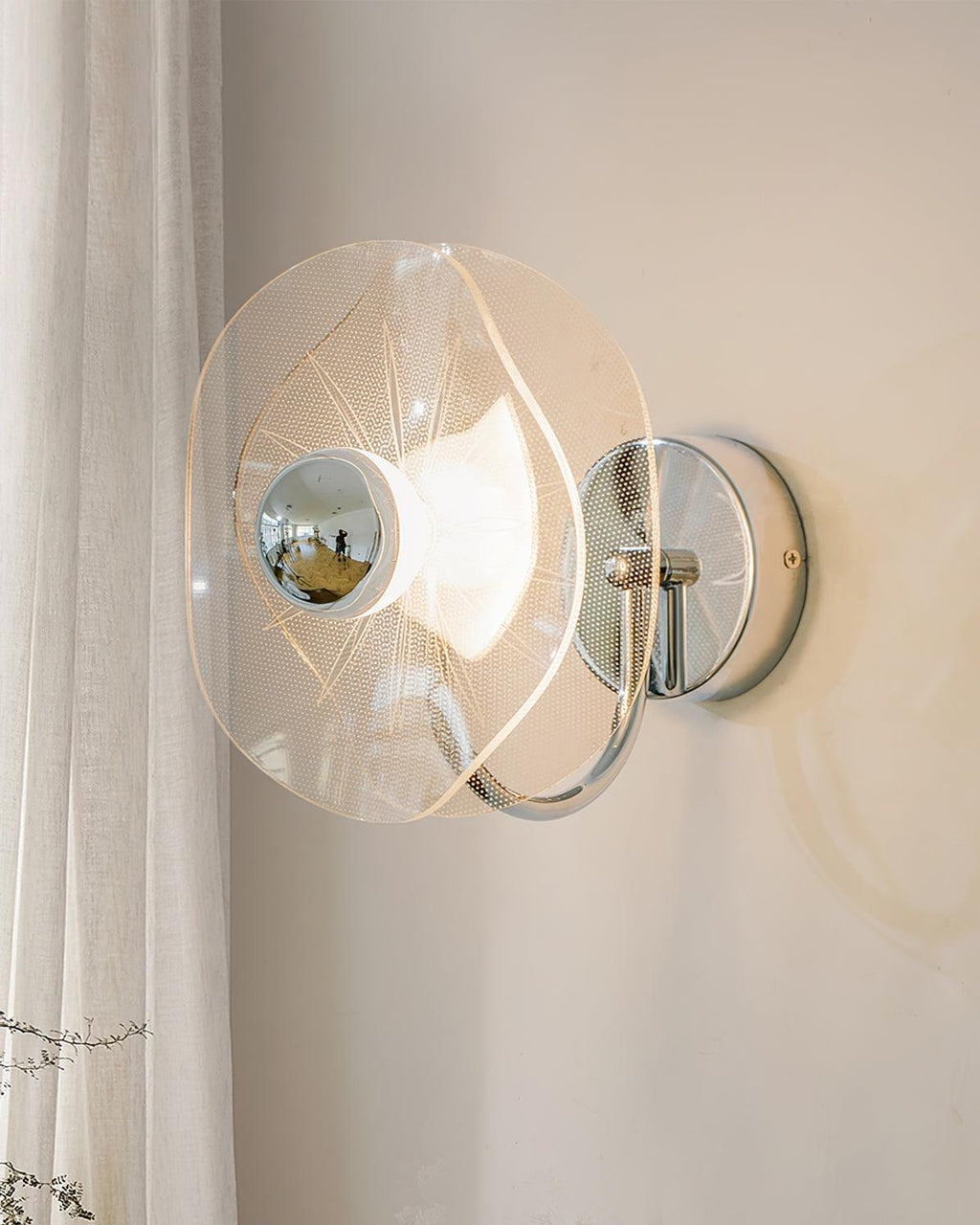 Lotus Wall Lamp