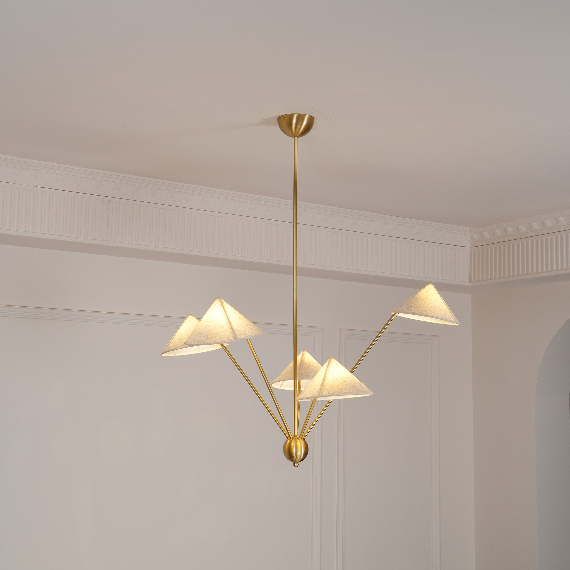 Lustra Chandelier Brass Curved Beige