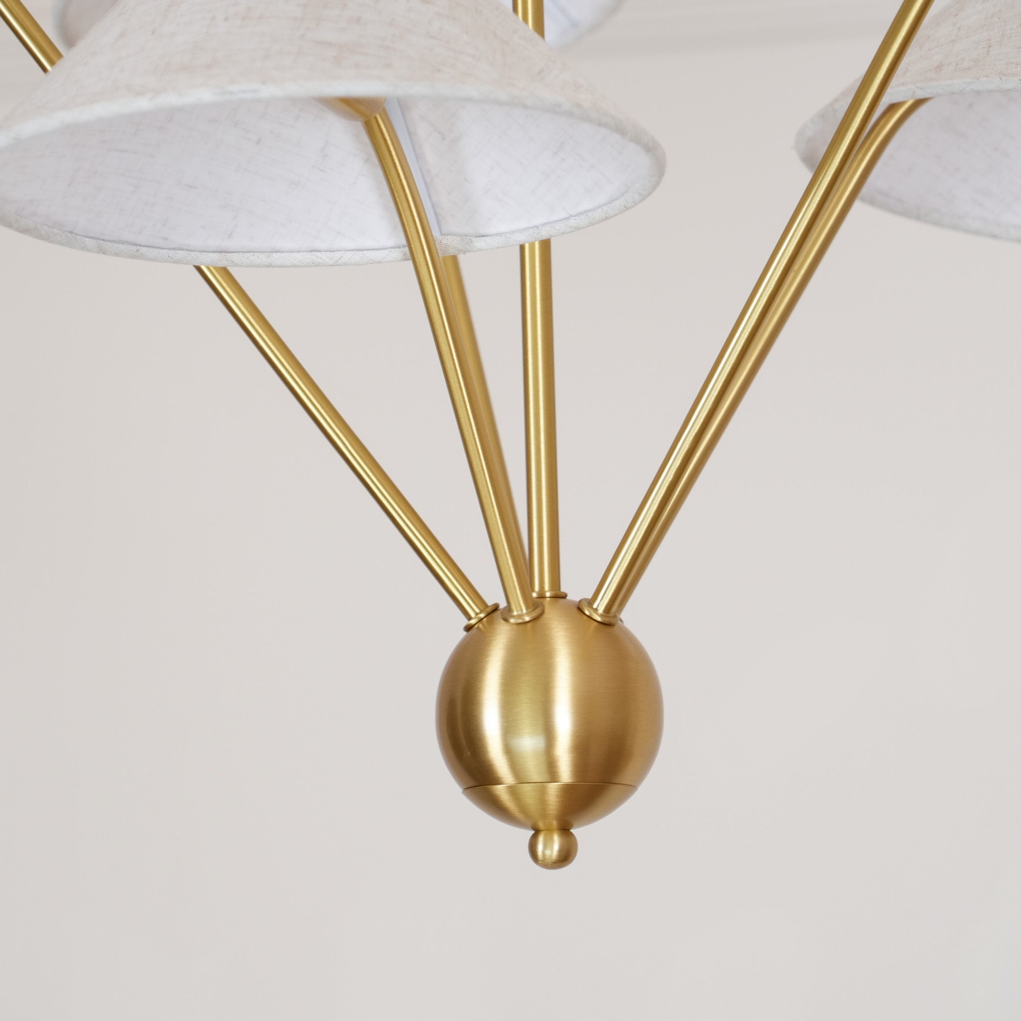 Lustra Chandelier Brass Curved Beige